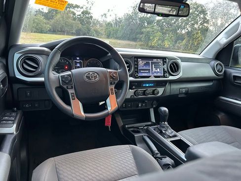 Used 2022 Toyota Tacoma SR5 w/ Technology Package image 12