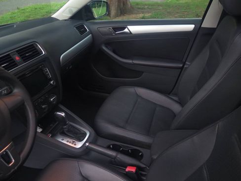 Used 2014 Volkswagen Jetta SE FWD image 12