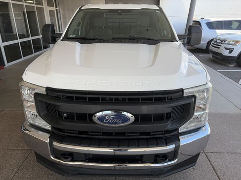 Used 2020 Ford F250 XL AWD/4WD image 2