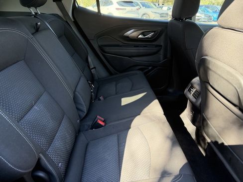 Used 2024 GMC Terrain SLE image 8