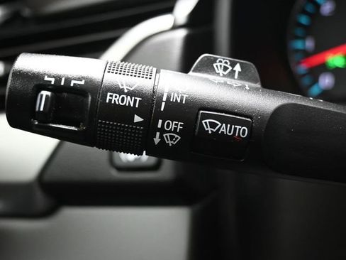 Used 2020 Chevrolet Suburban LS w/ Enhanced Driver Alert Package image 27