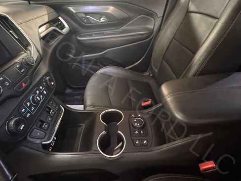 Used 2021 GMC Terrain SLT w/ Elevation Edition AWD/4WD image 13
