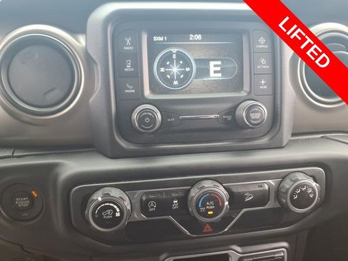 Used 2018 Jeep Wrangler Unlimited Sport image 26