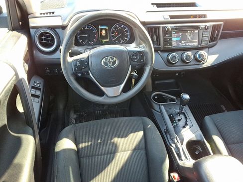 Used 2017 Toyota RAV4 LE AWD/4WD image 12
