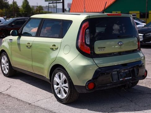 Used 2016 Kia Soul + FWD image 8