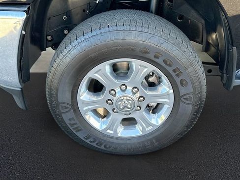 Used 2024 RAM 2500 Big Horn AWD/4WD image 30