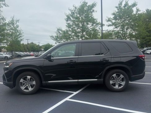 Used 2025 Honda Pilot EX-L image 5