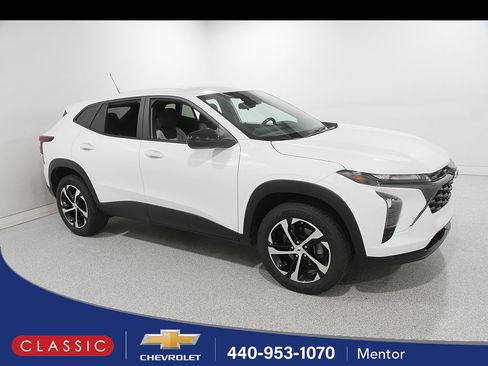 Certified 2024 Chevrolet Trax RS FWD image 1