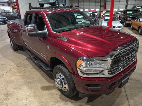 Used 2024 RAM 3500 Limited AWD/4WD image 14