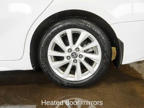 Used 2023 Toyota Camry SE image 6