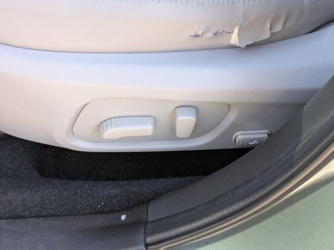 Used 2015 Subaru Forester 2.5i Limited image 21