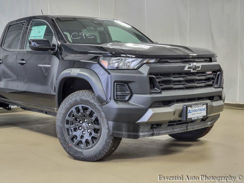 New 2026 Chevrolet Colorado Trail Boss AWD/4WD image 3