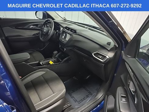 Used 2023 Chevrolet TrailBlazer LT AWD/4WD image 15