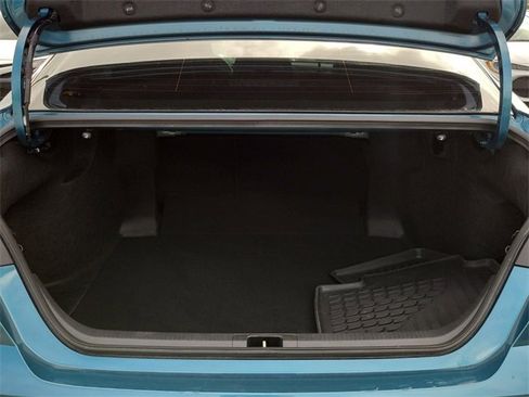 Used 2025 Toyota Camry SE image 5