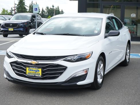 Used 2022 Chevrolet Malibu LS w/ LPO, Floor Liner Package FWD image 9