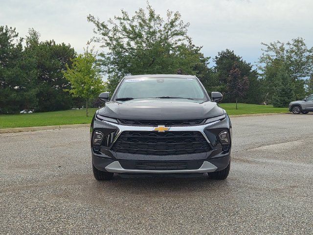 Used 2023 Chevrolet Blazer LT w/ Driver Confidence Package AWD/4WD image 2