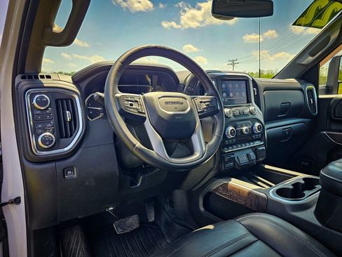 Used 2022 GMC Sierra 3500 Denali AWD/4WD image 16