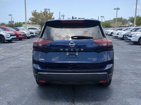 Used 2024 Nissan Rogue SV AWD/4WD image 7