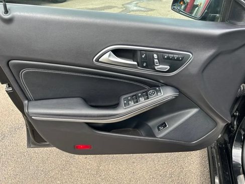 Used 2019 Mercedes-Benz CLA 250 4MATIC image 9