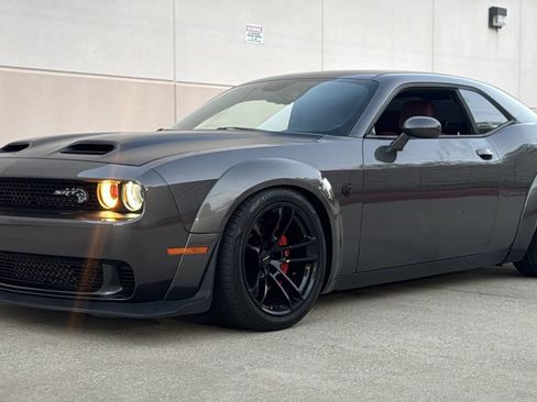 Used 2019 Dodge Challenger SRT Hellcat Redeye image 2