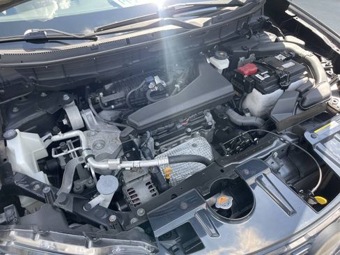 Used 2019 Nissan Rogue SL FWD image 12