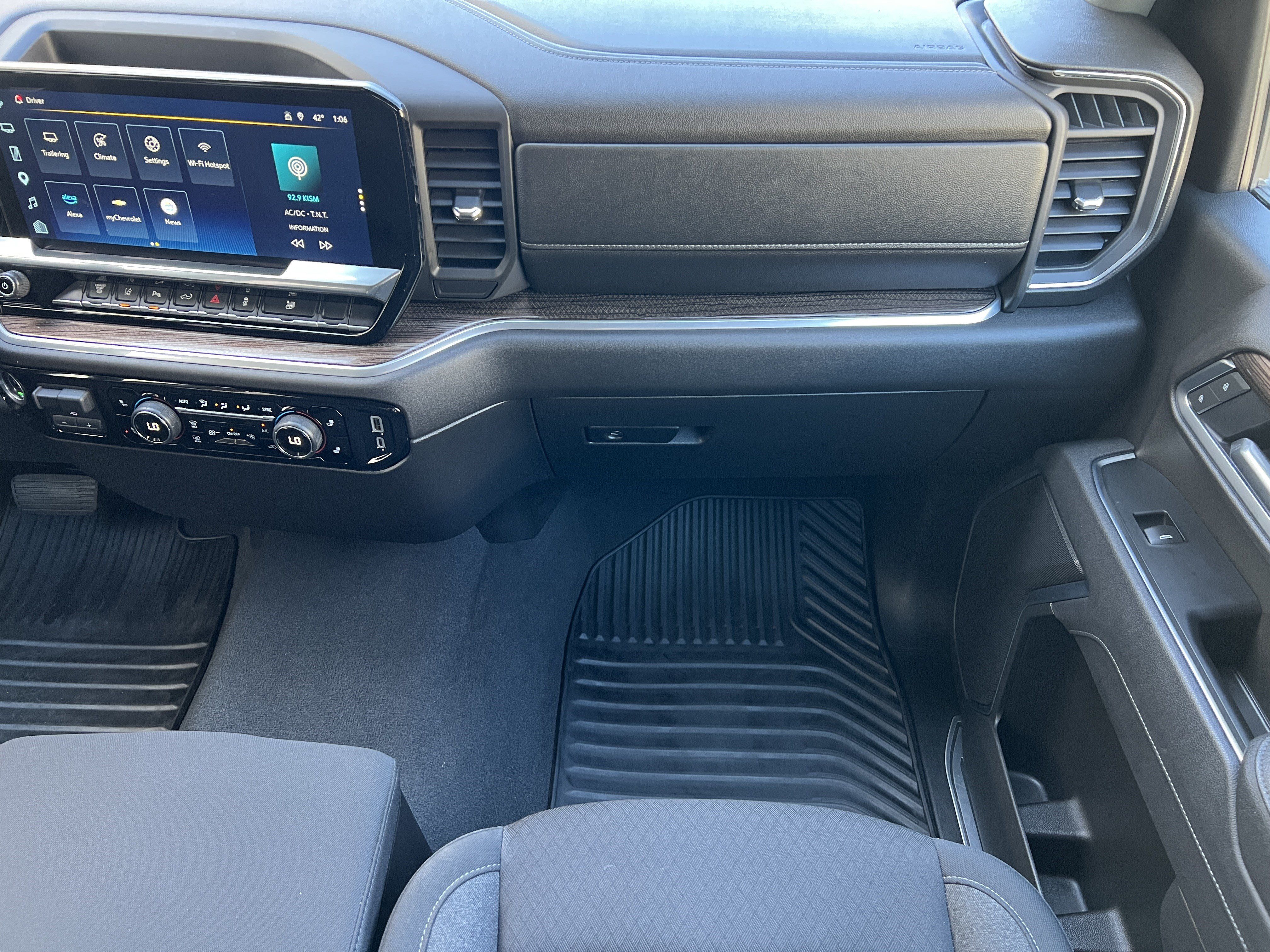 Used 2025 Chevrolet Silverado 2500 LT w/ Safety Package AWD/4WD image 33