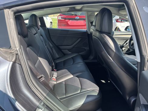 Used 2022 Tesla Model 3 Long Range image 11