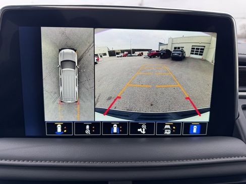 Used 2024 Chevrolet Suburban High Country image 30