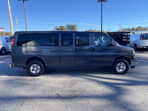 Used 2017 Chevrolet Express 3500 LT w/ LT Preferred Equipment Group image 8