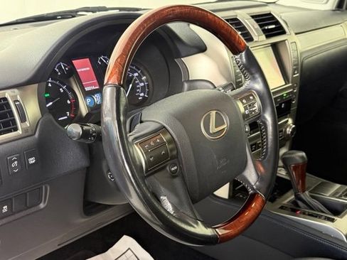 Used 2016 Lexus GX 460 w/ Premium Package AWD/4WD image 18