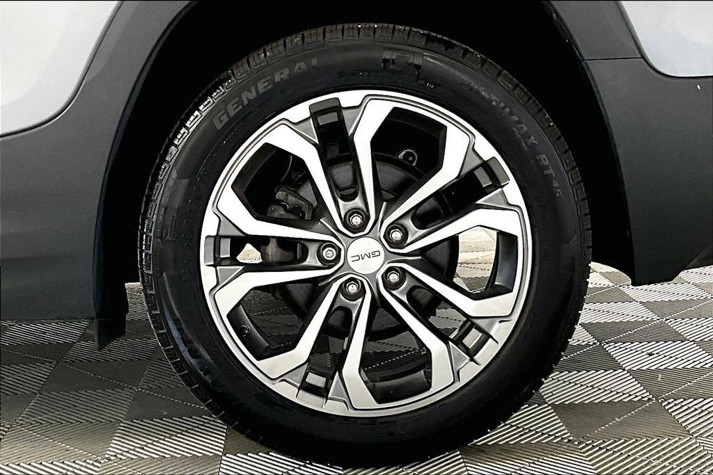 Used 2019 GMC Terrain SLT w/ Preferred Package FWD image 8