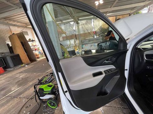 Used 2018 Chevrolet Equinox LS FWD image 10