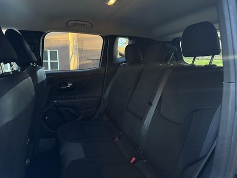 Used 2018 Jeep Renegade Altitude image 28