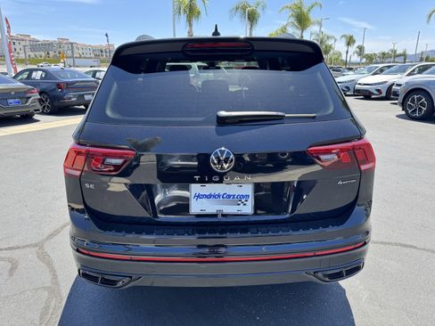 Used 2024 Volkswagen Tiguan SE R-Line AWD/4WD image 9