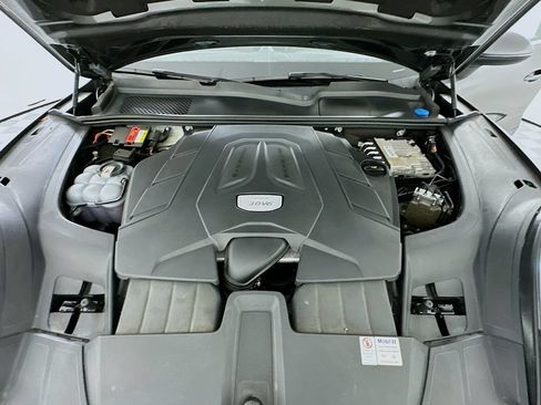 Certified 2020 Porsche Cayenne AWD/4WD image 31