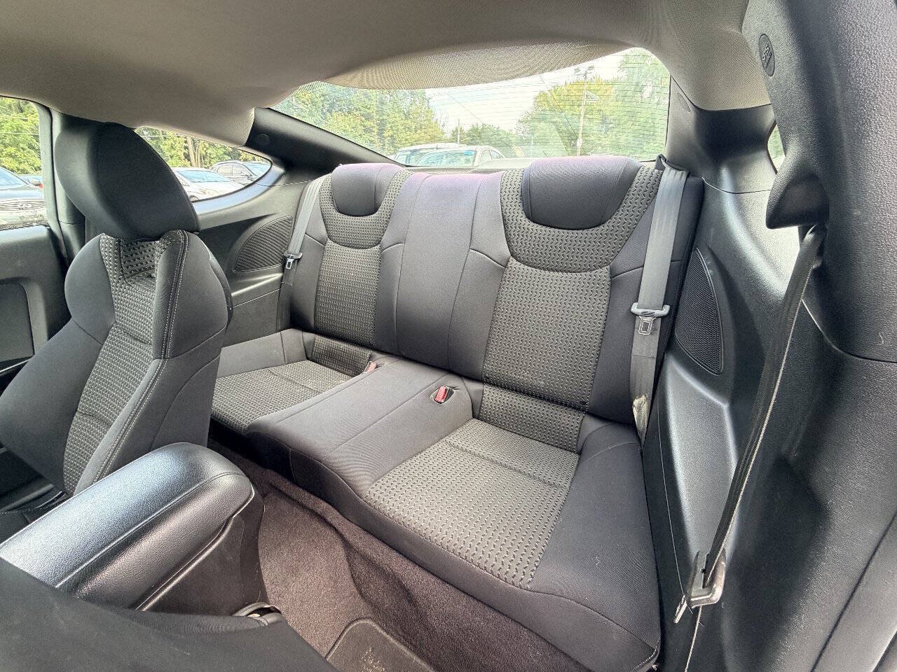 Used 2010 Hyundai Genesis 2.0T RWD image 27