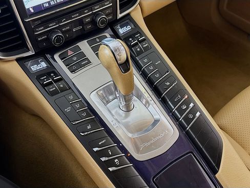 Used 2013 Porsche Panamera 4 image 17