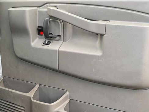 Used 2022 GMC Savana 3500 Extended w/ Driver Convenience Package RWD image 19