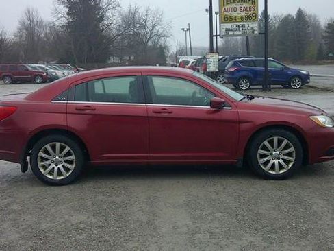 Used 2011 Chrysler 200 Touring image 11