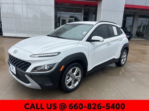 Used 2023 Hyundai Kona SEL AWD/4WD image 2