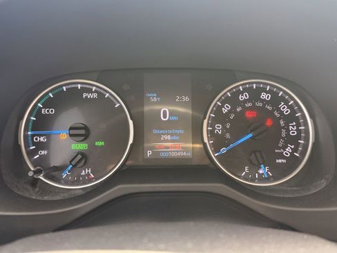 Used 2021 Toyota RAV4 XLE w/ Convenience Package image 5