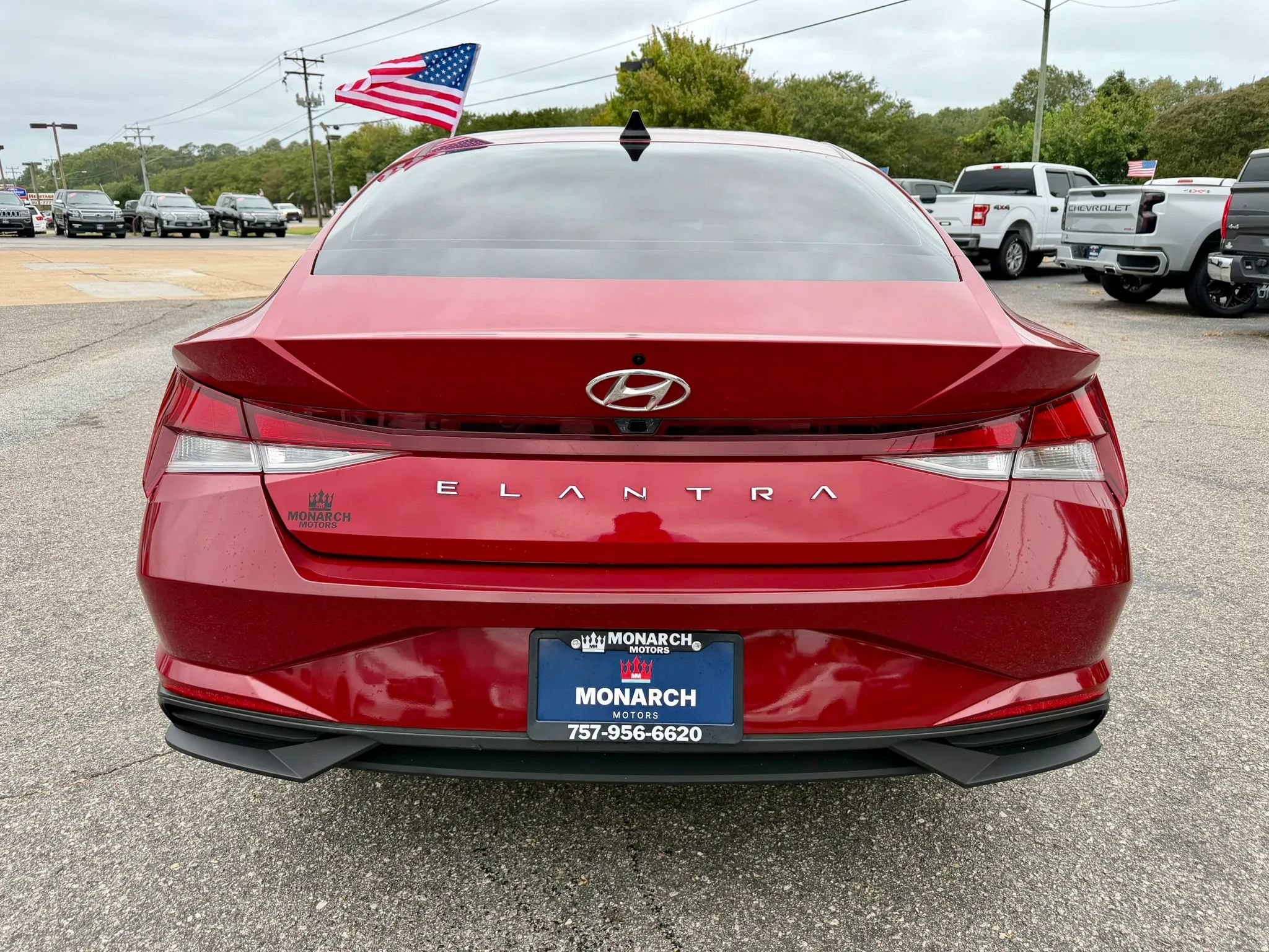Used 2021 Hyundai Elantra SEL FWD image 4