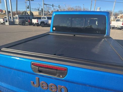Used 2023 Jeep Gladiator Mojave w/ Cold Weather Group image 33
