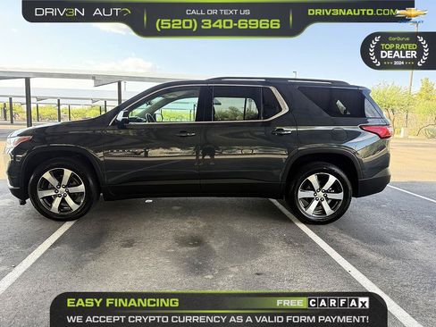 Used 2020 Chevrolet Traverse LT w/ LT Premium Package FWD image 4