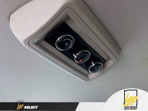 Used 2019 Dodge Grand Caravan SE FWD image 25