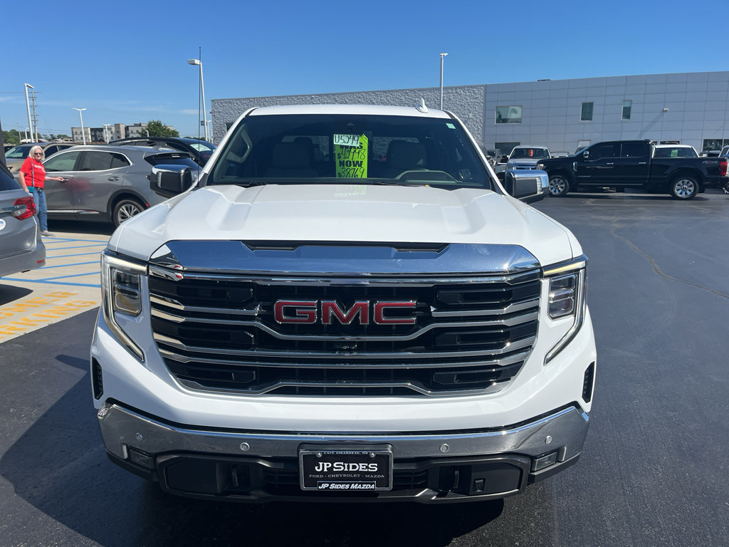 Used 2022 GMC Sierra 1500 SLT w/ SLT Premium Plus Package AWD/4WD image 4