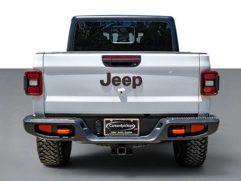Used 2024 Jeep Gladiator Mojave w/ Convenience Group AWD/4WD image 8