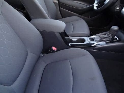 Used 2022 Toyota Corolla LE image 11
