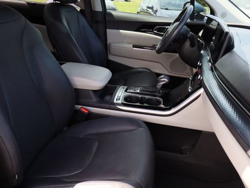 Used 2023 Kia Carnival SX Prestige FWD image 29