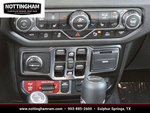 New 2025 Jeep Gladiator Willys image 11